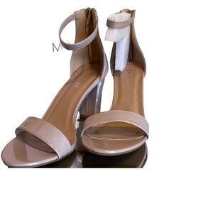 Heels Pink Nude patent leather, open toe strap, ankle strap, wide heel.